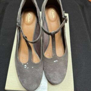 Sweet Gray Mary Janes size 8.5 by Clarkes